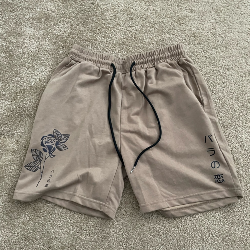 men’s small brown shorts